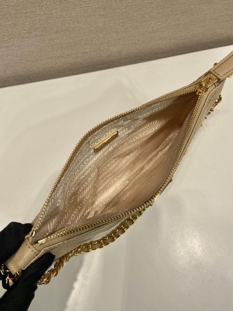Pra*a hobo bags